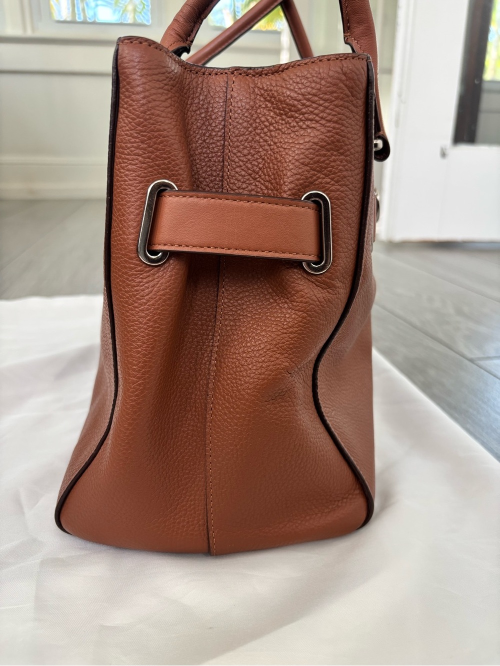 Coach Swagger bag in brown in GORGEOUS condition. Comes w branded dustbag. - Picture 5 of 12